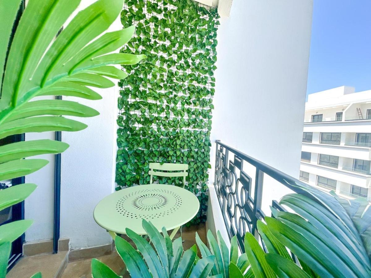 Small Cozy Nest In Quiet Area - With Balcony Apartment *